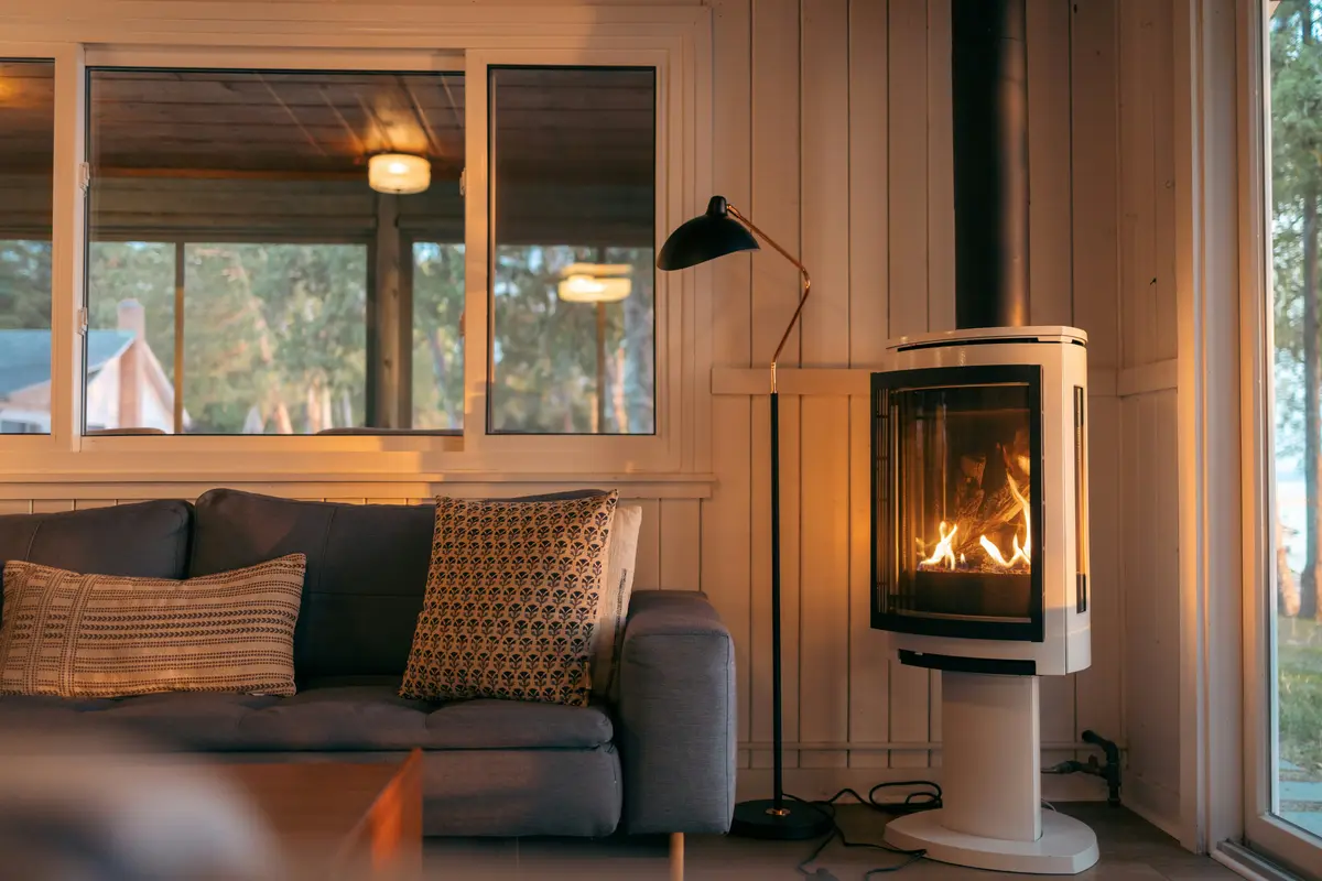 Gas fireplace in a cozy San Francisco living room