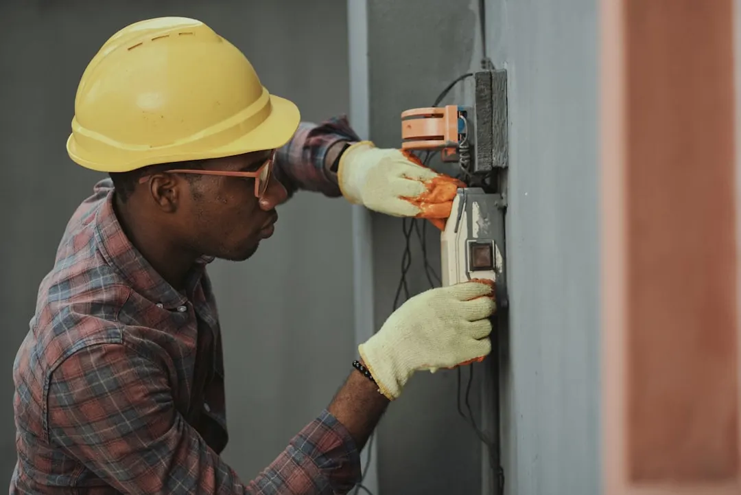 San Francisco Air Conditioning technician on service call