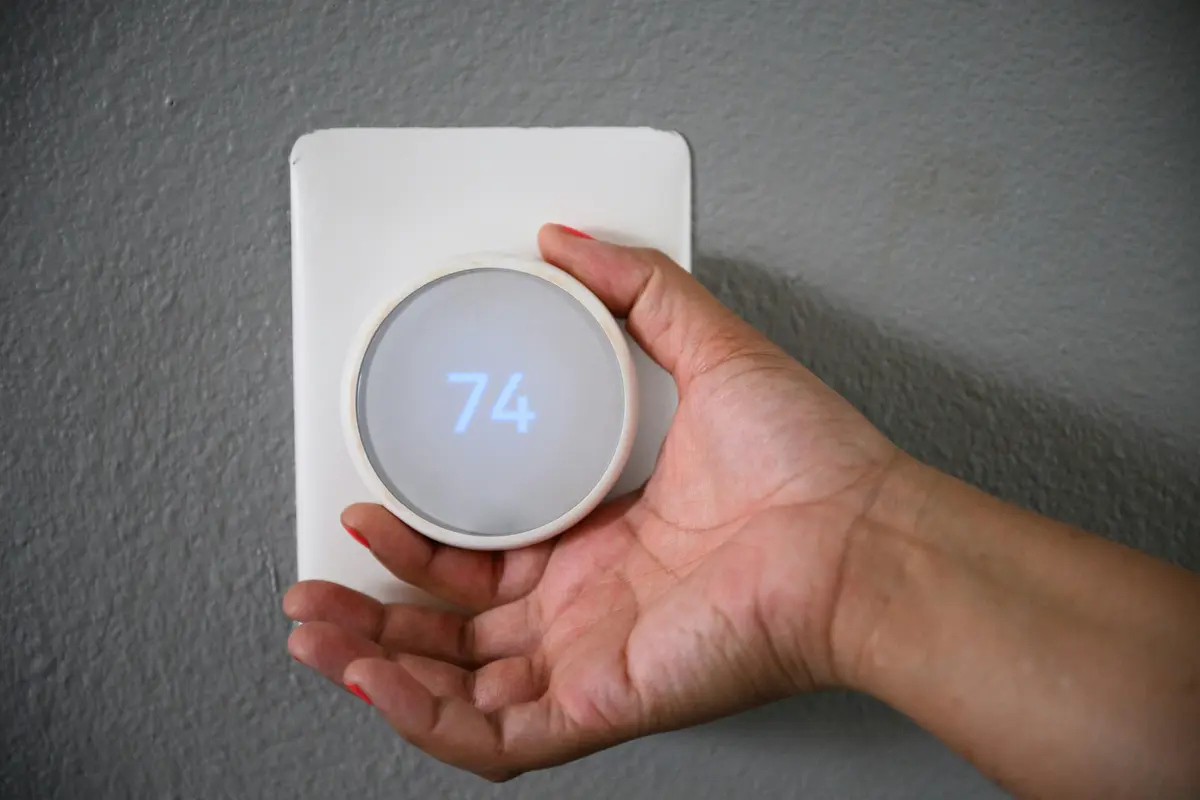 Zone thermostat in San Francisco office building